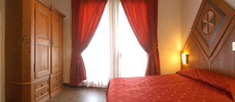Hotel Smeraldo ซีร์มิโอเน ภายนอก รูปภาพ