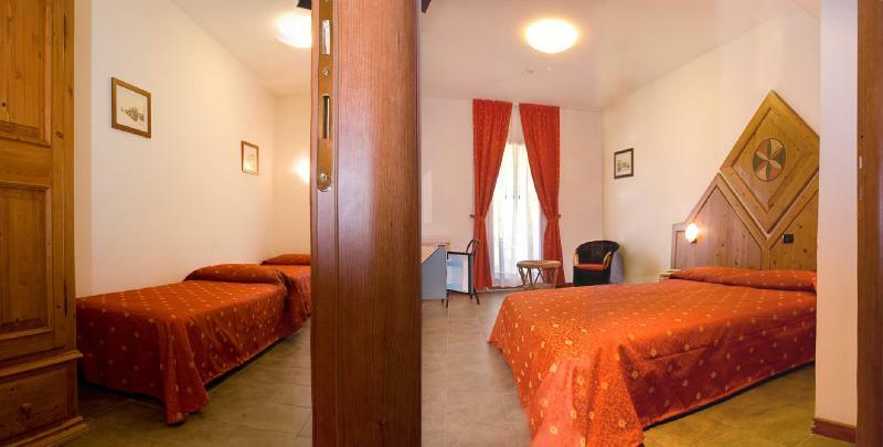 Hotel Smeraldo ซีร์มิโอเน ภายนอก รูปภาพ